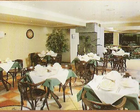 Izmir Elit Hotel מלון 2*
